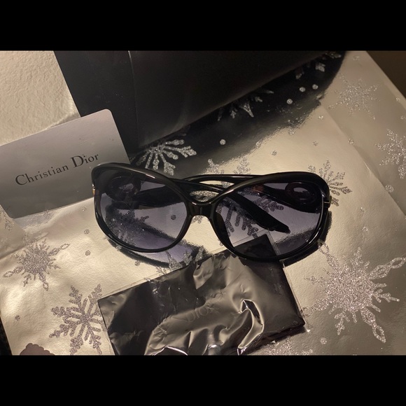 NWT Christian Dior Sunglasses 🖤 - Picture 2 of 9